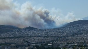 Yunanistan'da Athens Yakınlarında Yangınlar