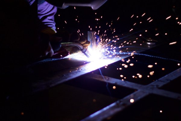 Kıbrıs'ta Sanayi Üretimi Mayıs'ta Sabit Kaldı, Euro Bölgesi'nde Gerileme Sürüyor