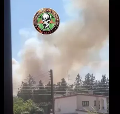Pyrga'da evlerin yakınında yangın çıktı, uçaklar da müdahale ediyor