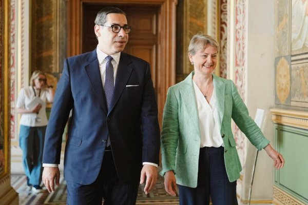 Kombos, Londra Ziyaretini İngiltere-Kıbrıs Bağlarını Güçlendirme Sözüyle Tamamladı
