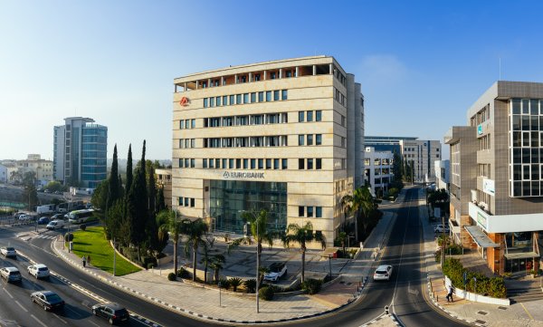 Eurobank 2026'nın ilk yarısında 738 milyon avro kâr açıkladı — Kıbrıs'tan 231 milyon avro katkı