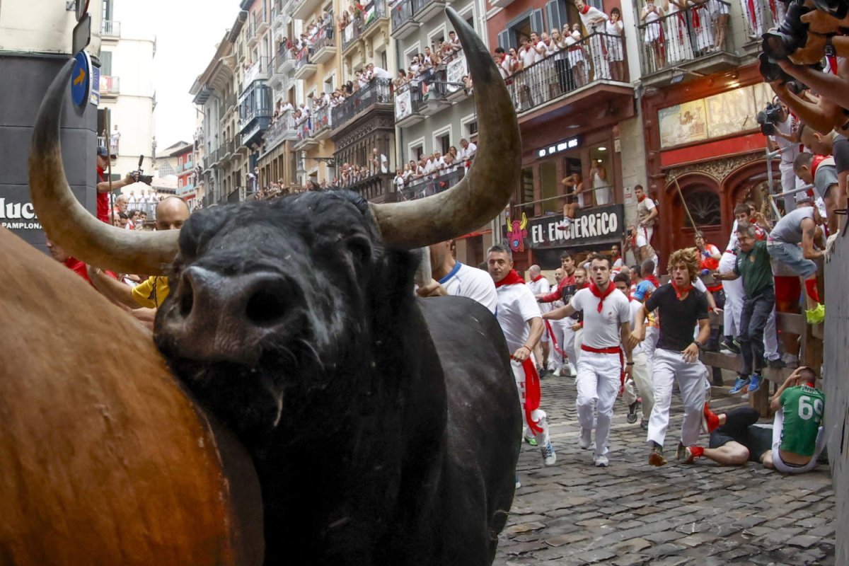 Sanfermines 2026'nın Dördüncü Boğa Koşusu Pamplona'da