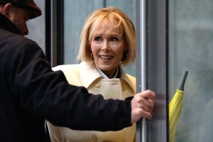 Trump, E. Jean Carroll'a 5.6 Milyon Dolar Tazminat Ödedi
