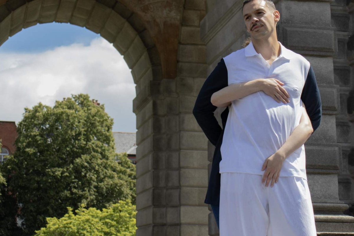 Kıbrıslı Sanatçı PASHIAS, Trinity College Dublin'de 'DIVA' Performansını Sergiledi