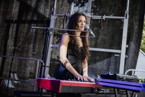 Kıbrıs'ın Zirvesinde Müzik: Symeon Şarap Evi'nde Eleni Era Konseri