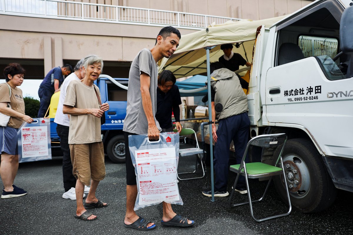Japonya'da Depremzedeler Susuzluk ve Sıcakla Mücadele Ediyor: Ölü Sayısı 17'ye Yükseldi