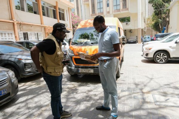 Paket Yönlendirme Şirketleri Afrikalı Online Alışverişçiler İçin Köprü Oluyor