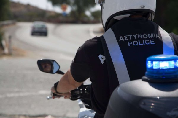 Limasol'da Polis Motosikletine Çarpan 19 Yaşındaki Genç Tutuklandı