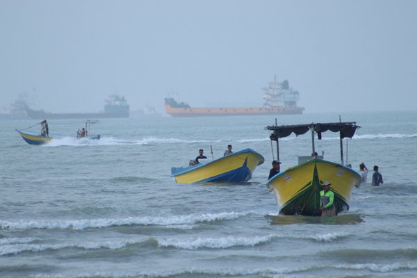 İran, Diplomasi Başarısız Olursa Hormuz Boğazında Saldırgan Olmaya Hazırlanıyor