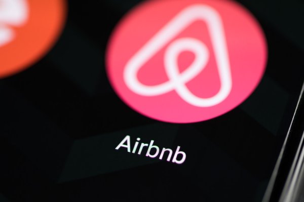 Kıbrıs'ta Airbnb ve otel lisanslama kaosu reform çağrılarını artırdı