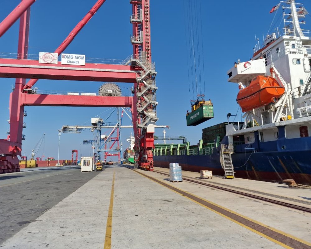 Gümrük Dairesi'nde Teknik Arıza: Vergi Ödemeleri Aksadı