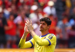 Courtois, Van Bommel'in Belçika Teknik Direktörlüğüne Atanmasını Memnuniyetle Karşıladı