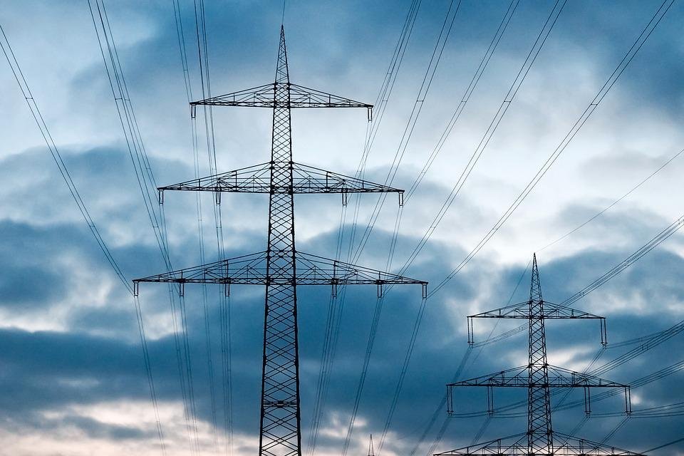 Elektrik Kesintileri 14 Kişiyi Asansörde Mahsur Bıraktı