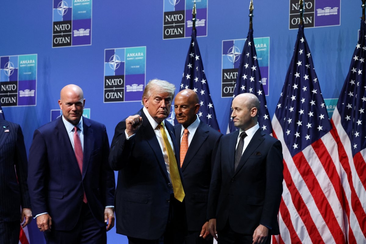 Trump, Suriye'yi ABD Terör Destekçisi Listesinden Çıkarma Kararı Aldı
