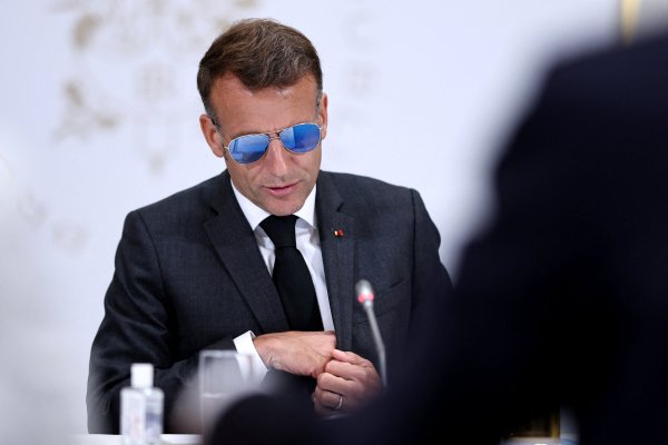 Fransa Cumhurbaşkanı Macron, Suriye'ye Tarihi Ziyarette Bulunuyor