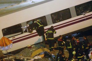 24 Temmuz 2013: İspanya'da Tren Raydan Çıktı, En Az 35 Kişi Hayatını Kaybetti