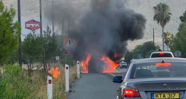 Alassa Bölgesinde Araç Yangını: İtfaiye Müdahale Etti