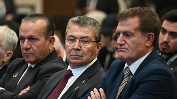 Kuzey Kıbrıs'ta Hükümet Koalisyonu, Guterres Ziyaretine Bölünmüş