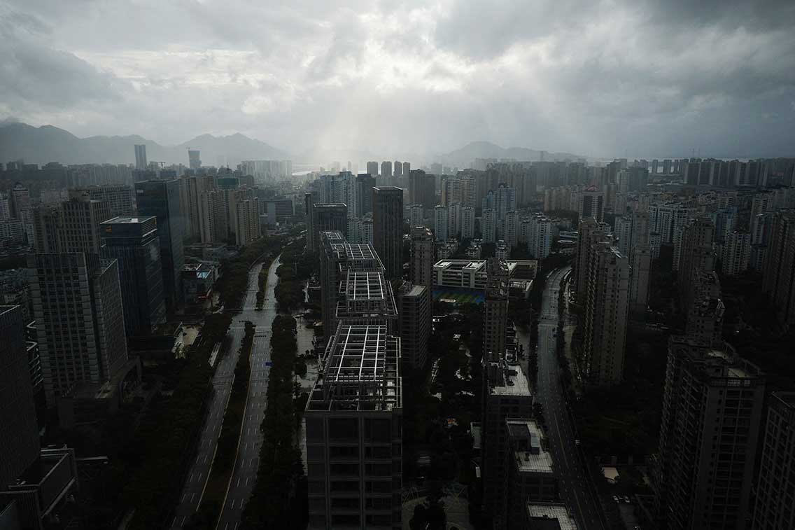 Çin'de Typhoon Bavi Yaklaşırken Yüz Binlerce Kişi Tahliye Edildi