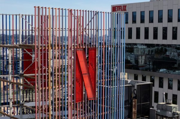 Netflix Büyüme Hızını Kaybetti: Hedefleri Tutturamadı
