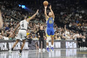 NBA Süperstarı Curry, Kariyerini Warriors Formasıyla Noktalamak İstiyor