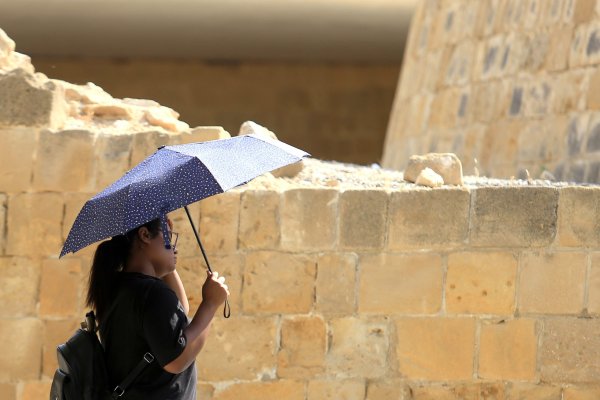 Kıbrıs'ta Salı Günü 40C Sıcaklık Bekleniyor