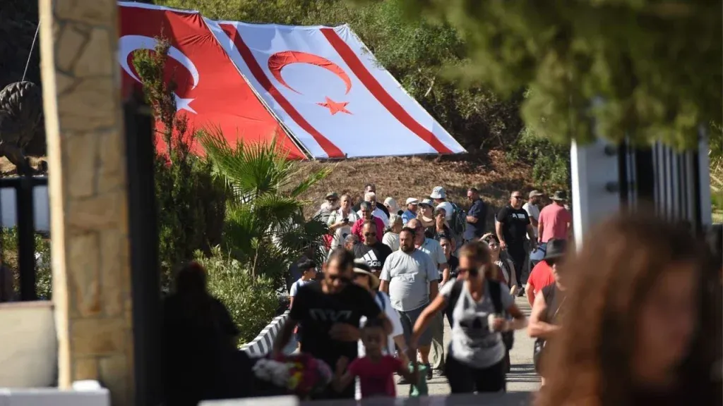Tillyria Bombardımanlarının 62. Yıldönümü için Türk Kıbrıslılar Kokkina'ya Geçti