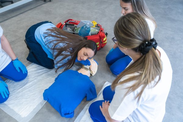 Frederick Teknoloji Enstitüsü Yeni Paramedik ve Ambulans Ekibi Programını Başlattı