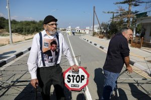 Siyasi partiler Isaac ve Solomou cinayetlerinin 30. yıl dönümünde adalet talebini yineledi