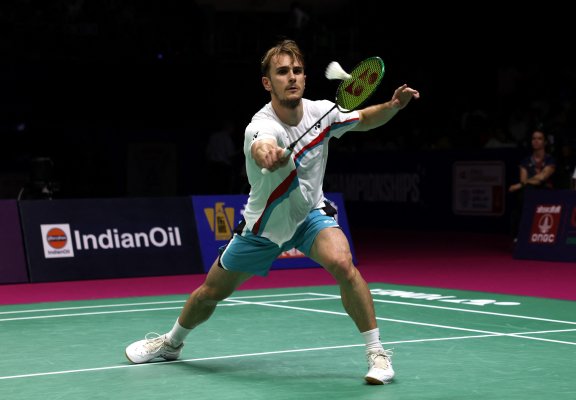 Alex Lanier, Naraoka'yı ezerek badminton teklerde dünya şampiyonu olan ilk Fransız sporcu oldu