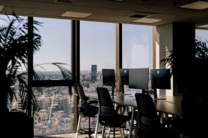 EY Kıbrıs, Landmark Office Tower'a taşınarak yeni bir dönem başlatıyor