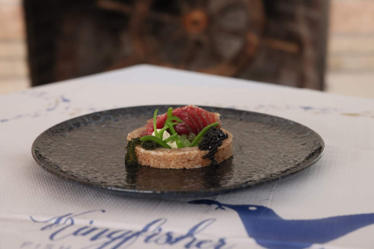 Kingfisher: Modern Kıbrıs Deniz Ürünleri Dining Modeli