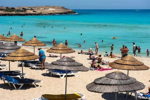 Limasol Otelleri Doldu, Larnaka Zararı Sayıyor