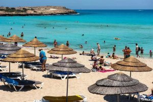Limasol Otelleri Doldu, Larnaka Zararı Sayıyor