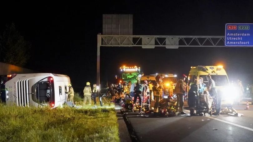 Amsterdam Yakınlarında Alman Okul Otobüsü Kazası: 8 Yaralı