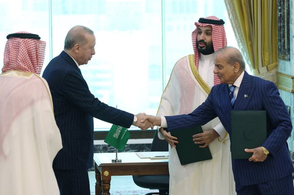 Suudi Arabistan, Türkiye ve Pakistan Ortak Savunma Anlaşması İmzaladı