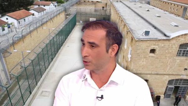 İsotita, Maltezos'un Görevden Alınmasıyla İlgili Mücadeleyi Mahkemeye ve Meclise Taşıyor