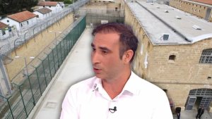 İsotita, Maltezos'un Görevden Alınmasıyla İlgili Mücadeleyi Mahkemeye ve Meclise Taşıyor