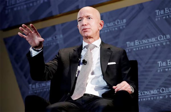 Amazon Kurucusu Bezos, Liverpool'a Ortak Olmaya Çok Yakın