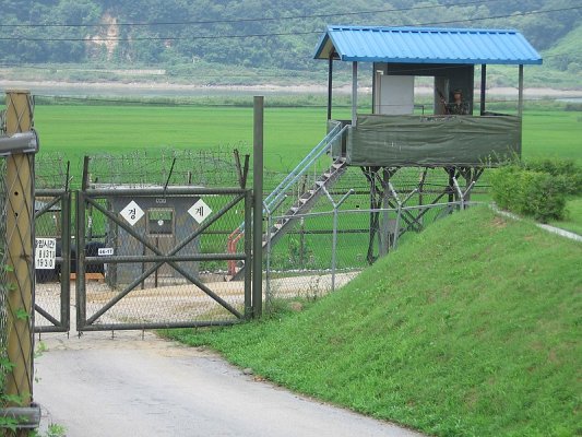 Kuzey Kore, Güney Kore'nin Azalan ABD Desteğine Karşın Güçlenmeye Devam Ediyor