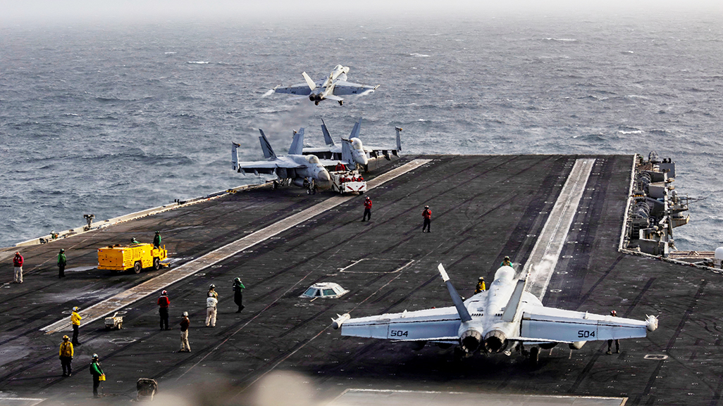 USS Abraham Lincoln'da Hizmet Eden Bir Denizcinin Babası Göçmenlik Deteksiyonuna Alındı