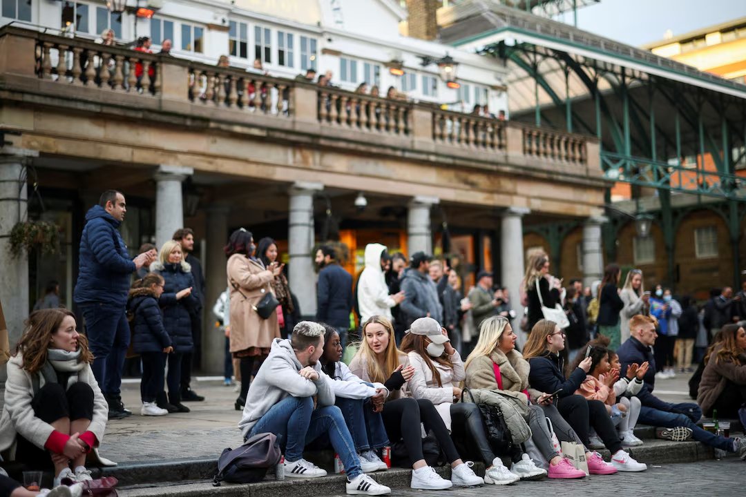 Londra'nın Covent Garden Bölgesinde Bıçaklı Saldırı: 4 Yaralı, 1 Gözaltı