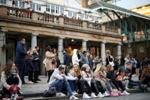 Londra'nın Covent Garden Bölgesinde Bıçaklı Saldırı: 4 Yaralı, 1 Gözaltı