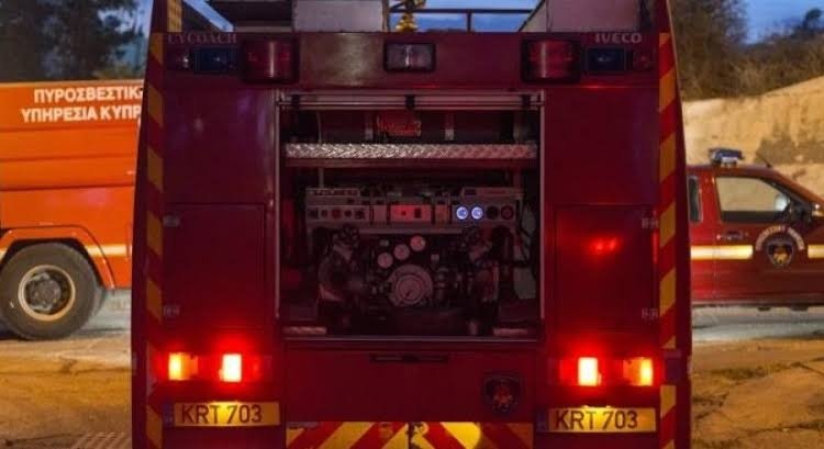 Limassol'da Terk Edilmiş Evde Yangın Çıktı, Kasten Yangın Şüphesi Var