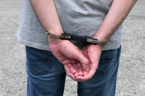 Polis Operasyonlarında 6 Kişi Tutuklandı