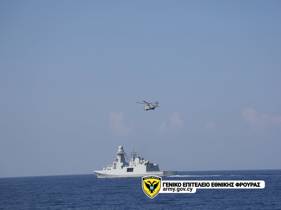 Kıbrıs ve İtalya'dan Limasol açıklarında ortak askeri tatbikat