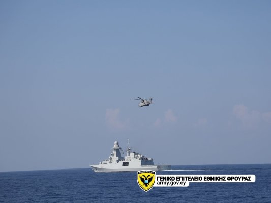 Kıbrıs ve İtalya'dan Limasol açıklarında ortak askeri tatbikat