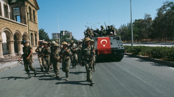 Tarih Değişmez, Ama Bize Birşeyler Öğretebilir