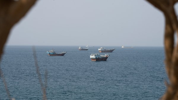 Hormuz Boğazı'nda Kritik Petrol İhracatı