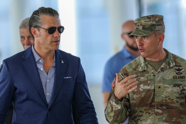 Amerikan Savunma Bakanı: Hava Taşıyıcı Gemideki Kötü Şartlar Yanlış Bildiriliyor